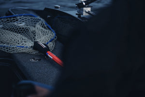 Save your boat from scratches and damages! Ultra-protection from scratching the boat gunnel Durable neoprene protects your boat and drains well Easily secures with Velco® over the yoke and pole of most nets. Built-in padding. Made in the USA by Lakewood Products Tackle Storage.