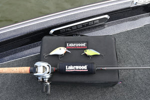 Protect many different styles of baits including jerk baits, crankbaits, jigs, spinnerbaits, spoons and many more. This is a great way to stay organized and tangle free when rods are on the deck, in rod holders or inside storage lockers. Easily secures and adjusts with Velco® Made in the USA