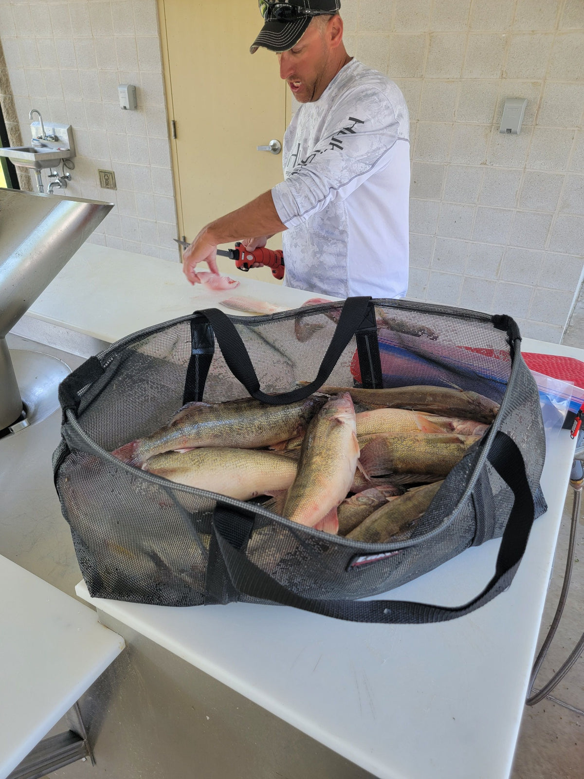 Lakewood Products Treasure Chest! Move those fish from the live well to your cooler with ease! Mesh allows air/water circulation. Made in the USA. Available in 2 different sizes to fit your needs: Small – Perfect for Crappie, Blue Gill, and smaller fish. Large – Perfect for Bass, Walleye, and larger sized fish.