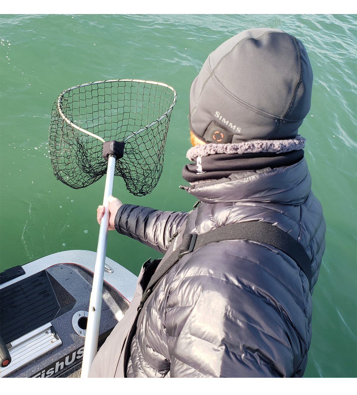 Save your boat from scratches and damages! Ultra-protection from scratching the boat gunnel Durable neoprene protects your boat and drains well Easily secures with Velco® over the yoke and pole of most nets. Built-in padding. Made in the USA by Lakewood Products Tackle Storage.