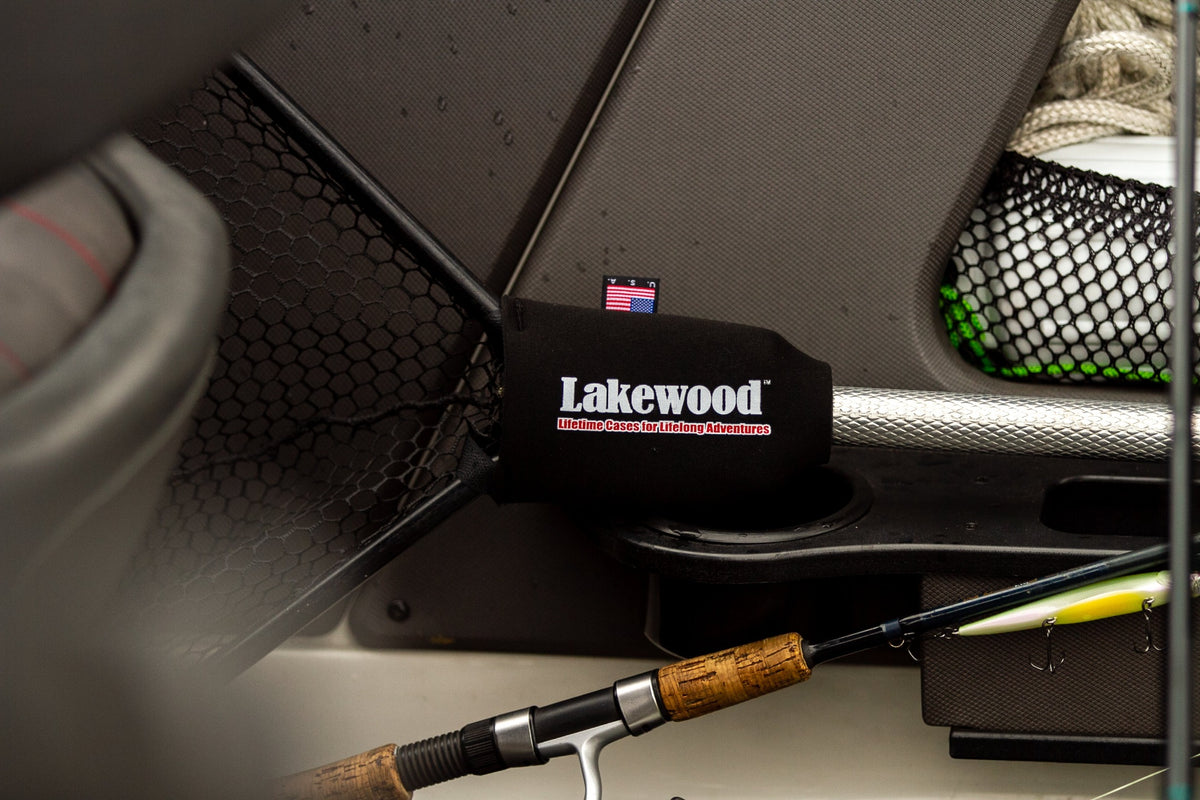 Save your boat from scratches and damages! Ultra-protection from scratching the boat gunnel Durable neoprene protects your boat and drains well Easily secures with Velco® over the yoke and pole of most nets. Built-in padding. Made in the USA by Lakewood Products Tackle Storage.